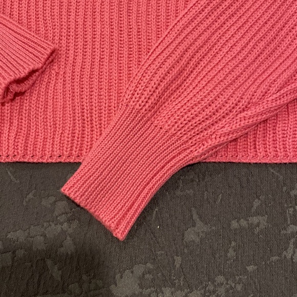 Pink sweater - Picture 3 of 4